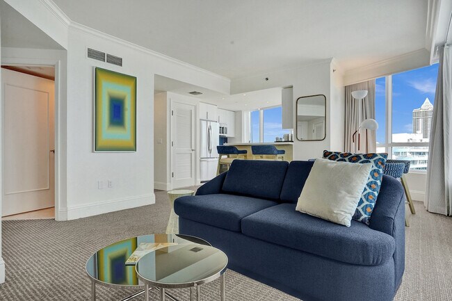 Building Photo - 4441 Collins Ave