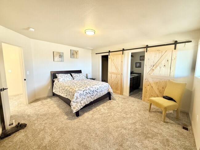 Building Photo - 186 W Quandary Ct