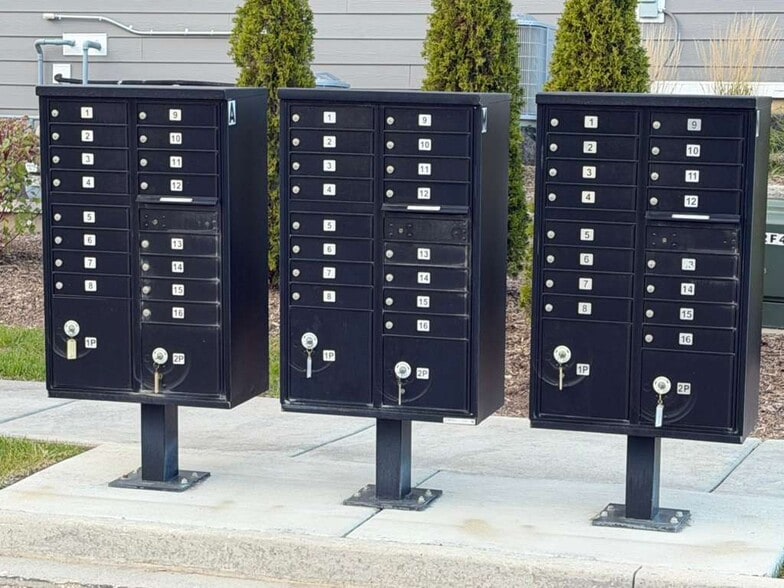 Building Photo - 2024 Yellowstone Blvd