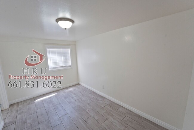 Building Photo - 318 Highland Dr