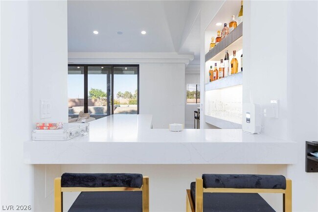 Building Photo - 6525 Ponderosa Way