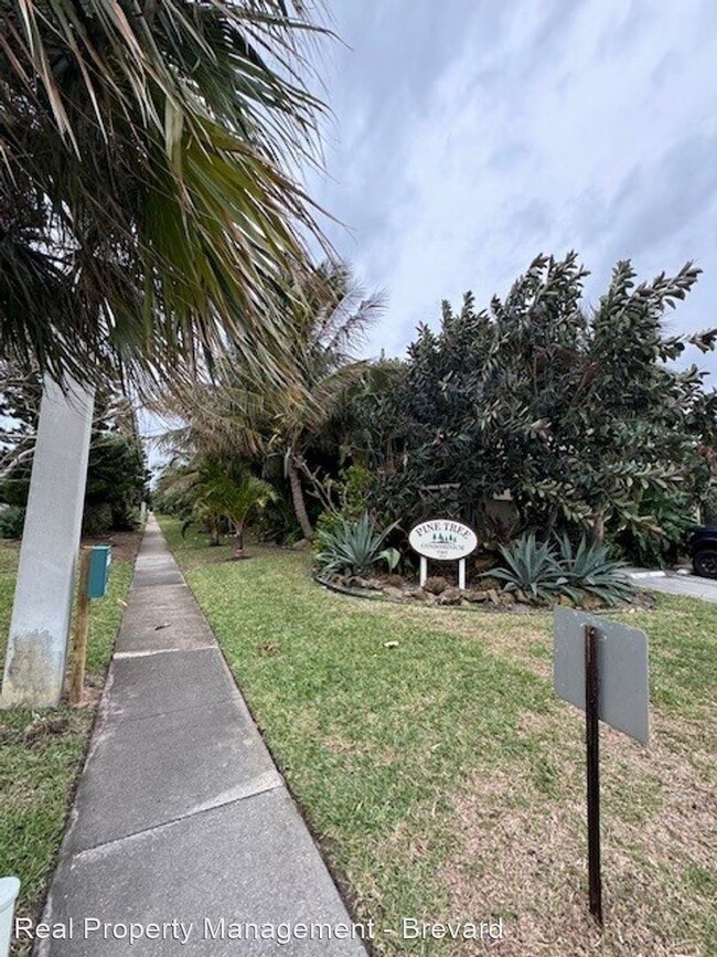 Building Photo - 2 br, 2 bath House - 1010 Pine Tree Drive,...