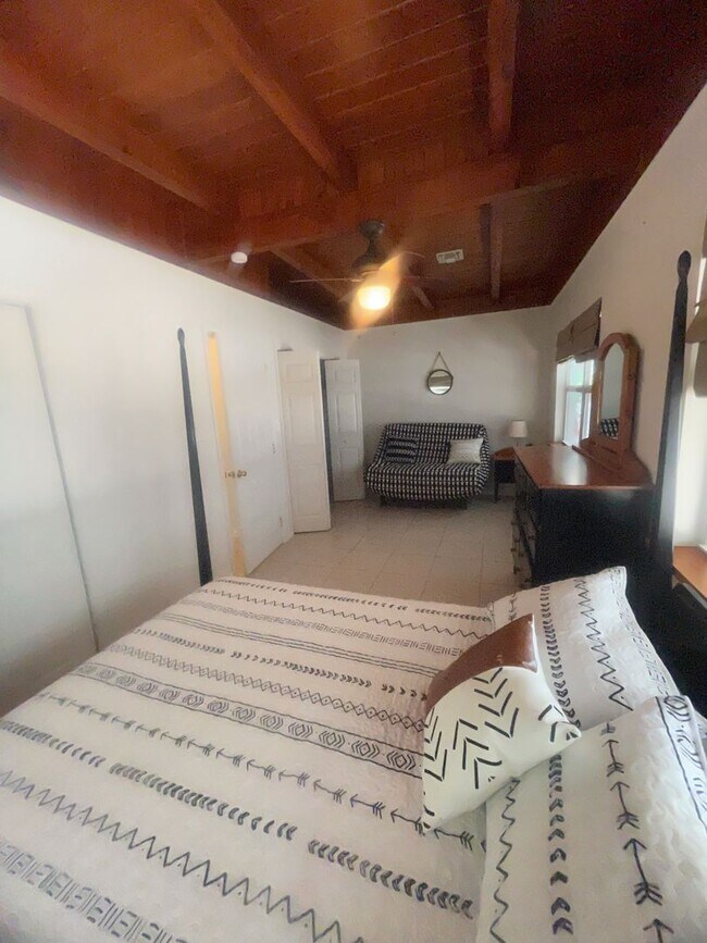 Building Photo - 428 Court St