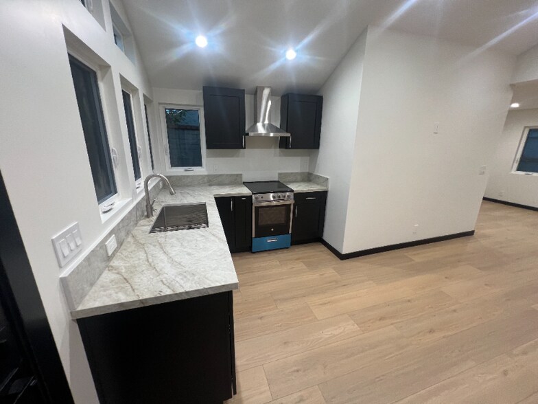 Building Photo - 1405-1405 Crenshaw Blvd