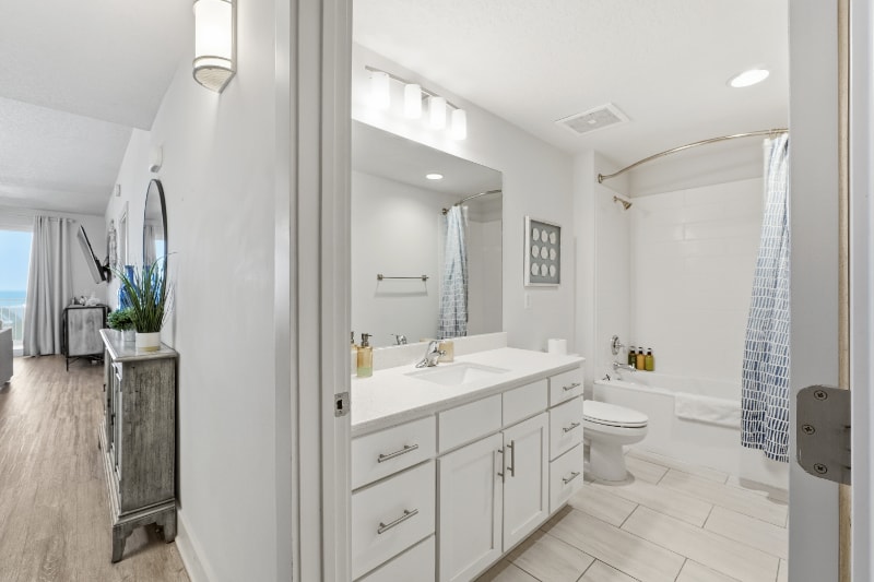 Building Photo - 15928 Front Beach Rd