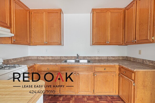 Building Photo - 1341 W 37th Pl