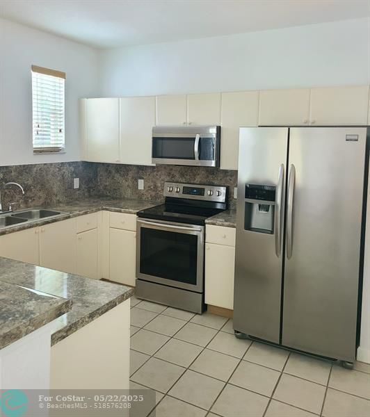 Building Photo - 2659 Carambola Cir N