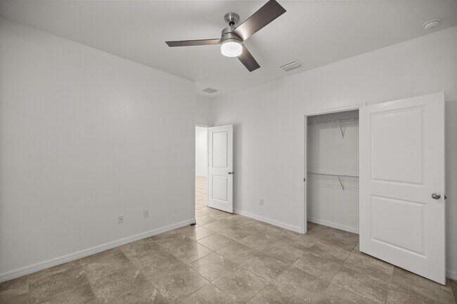 Building Photo - Spacious 4 Bedroom Home with Private Mother-in-Law Suite – Pet Friendly & Move-In Ready!