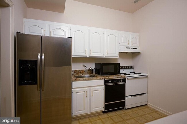 Building Photo - 9 Alloway Ct