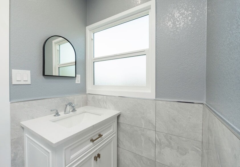 Building Photo - 3719 McKenzie St