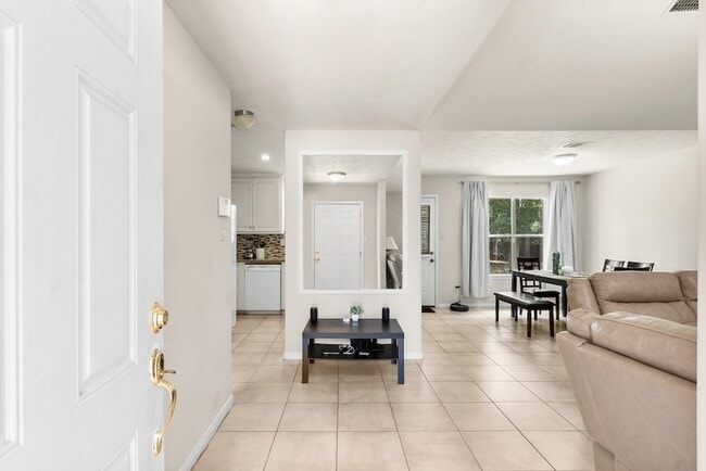 Building Photo - 16305 Many Trees Ln