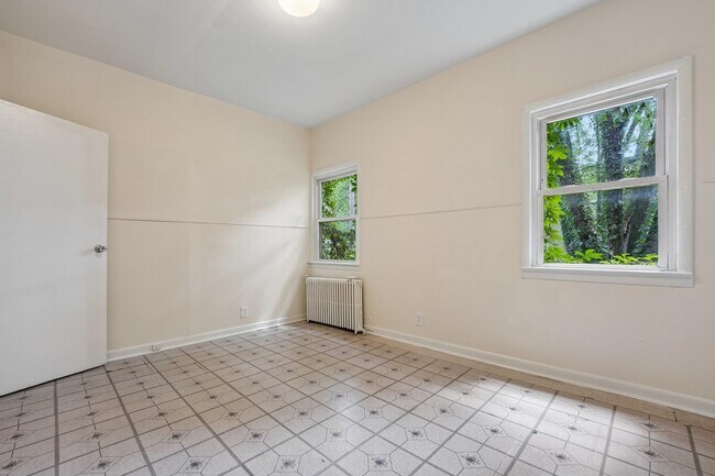 Building Photo - 414 Monastery Pl