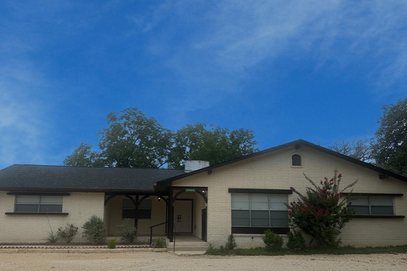 Primary Photo - 101 Pine View Dr