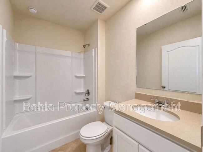 Building Photo - 869 Ambleside Dr