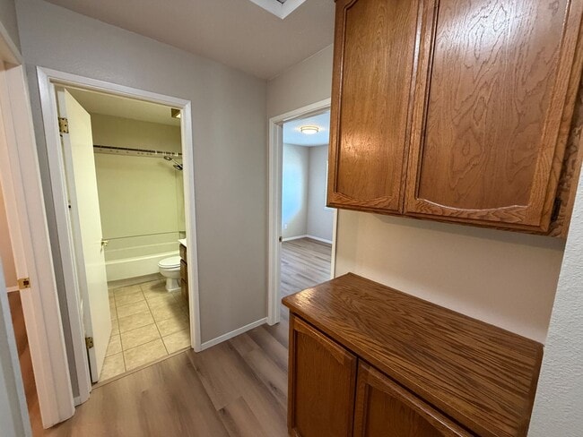 Building Photo - Well Maintained Duplex