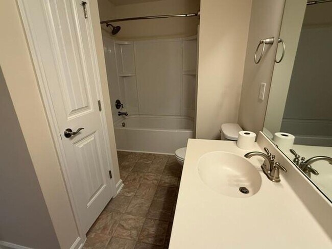 Building Photo - 1009 Magnolia Blossom Ln