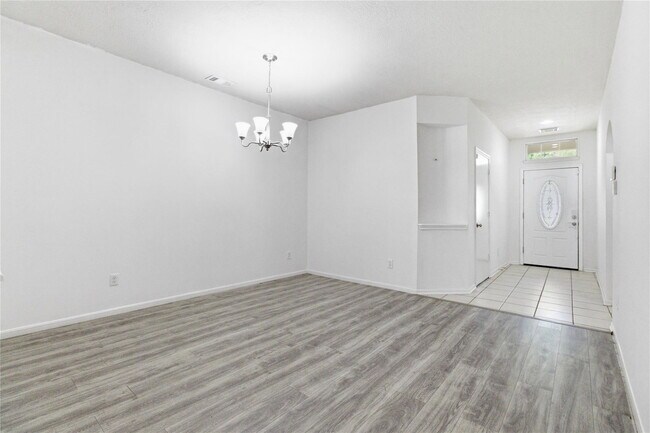 Building Photo - Teal Run Place Court, Fresno, TX 77545 - 4 BR 2 BA single-family home