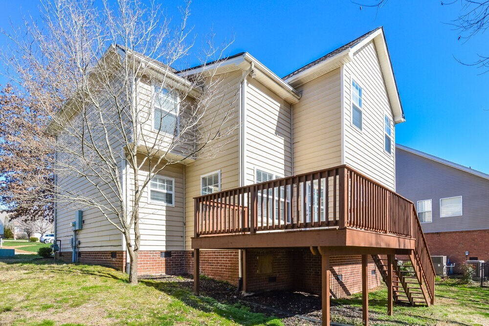 Building Photo - 1415 Bern Dr