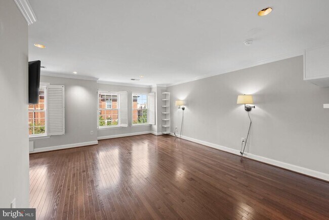 Building Photo - 3545 Winfield Lane Northwest