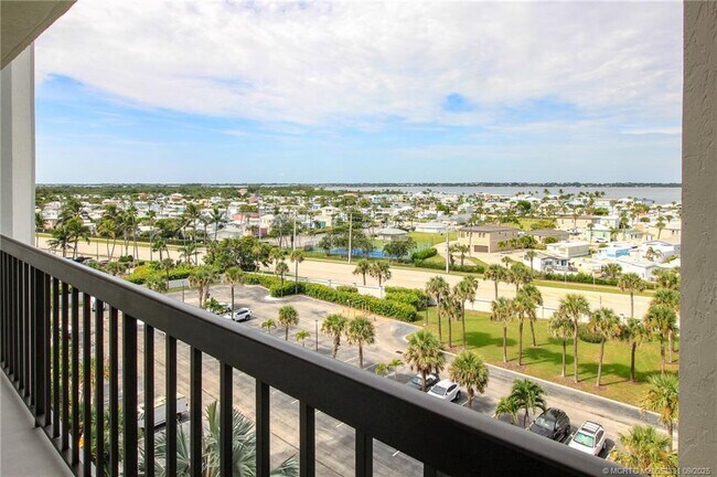 Building Photo - 10680 S Ocean Dr