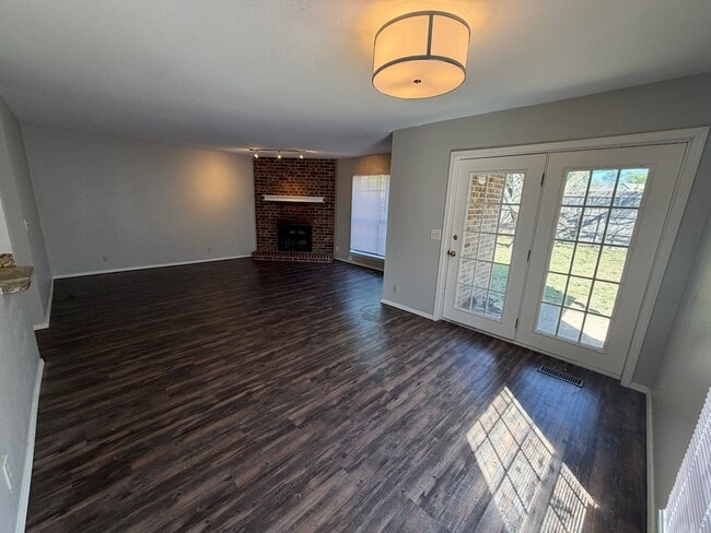 Building Photo - Belknap/Barton