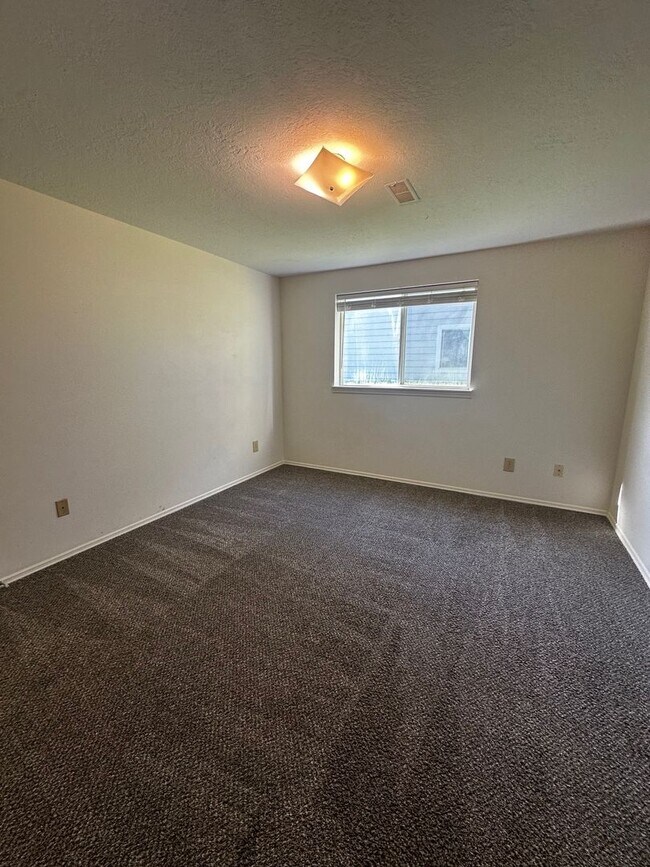 Building Photo - 43 N 25th Ave