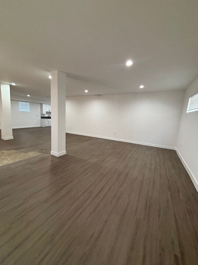 Interior Photo - Harvard Boulevard