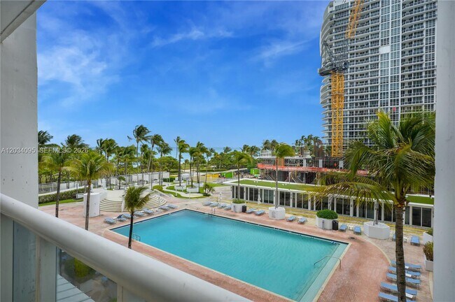 Building Photo - 10275 Collins Ave