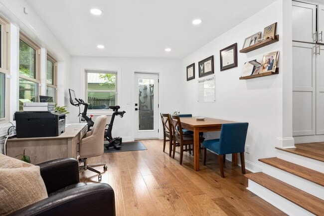 Building Photo - Home for rent in Homewood