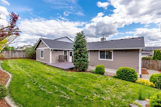 Building Photo - 4-Bedroom, 2-Bathroom Rambler with Beautiful Features and Mountain Views!