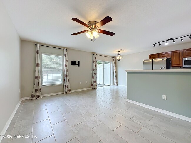 Building Photo - 8224 Halls Hammock Ct