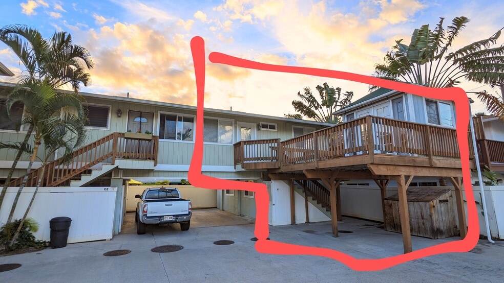 2nd Level, Park Under Lanai - 68-052 Akule St