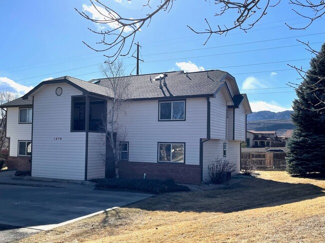 Primary Photo - Fantastic Condo with Mountain Views