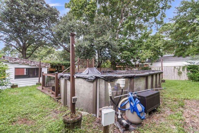 Building Photo - Charming Updated Home with Designer Kitche...