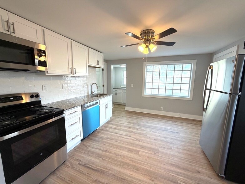 Building Photo - 331-339 Naubuc Ave