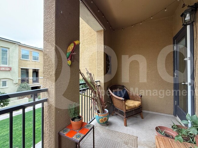 Building Photo - 240 W Juniper Ave