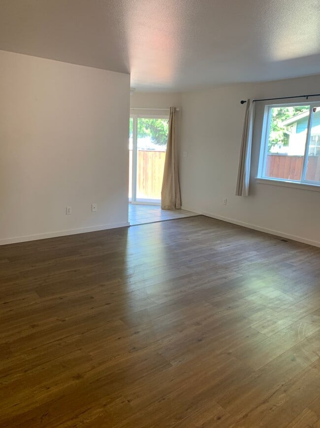Building Photo - 2907 Duplex