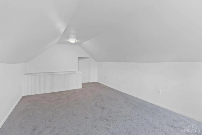 Building Photo - Newly renovated! Available August 1st 2027