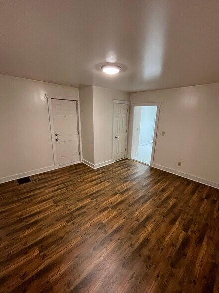 Building Photo - 115 Market St