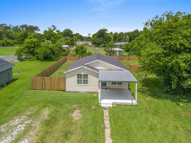 Building Photo - 1515 Picard Rd