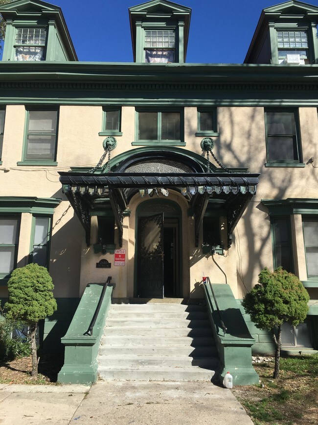 Entry - 2480 Van Buren Ave