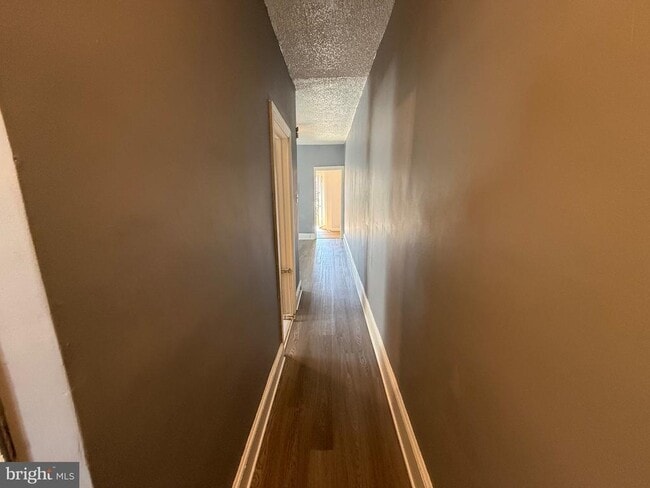 Building Photo - 5052 Wayne Ave