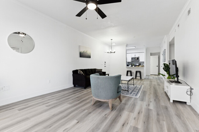 Building Photo - 875 W Pecos Rd