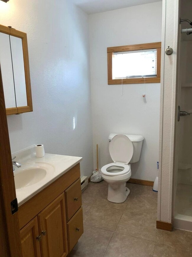 Building Photo - Cute House for Rent in quiet neighborhood