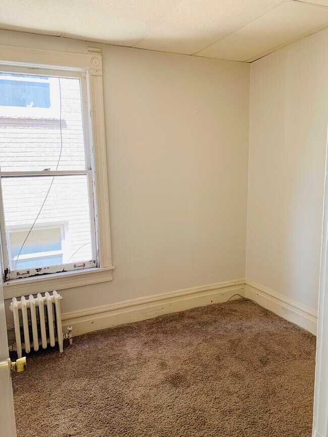 Building Photo - 228 Marengo Ave