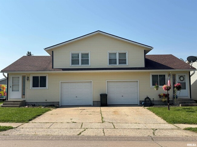 Primary Photo - 2827 W 66th St