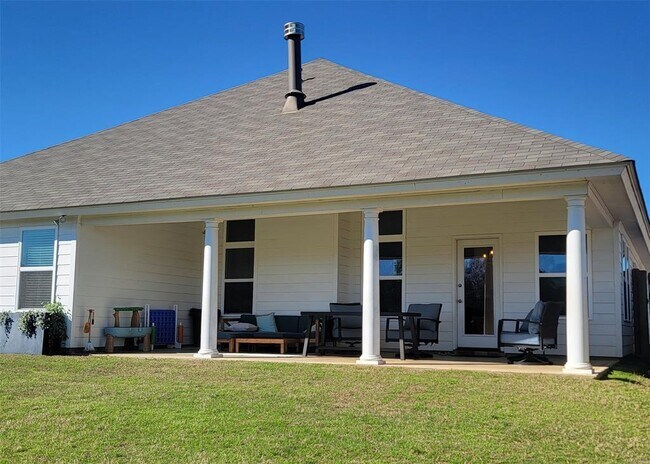 Building Photo - 821 Hedgefield Way