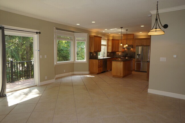 Building Photo - Spectacular NW Portland 4 bedroom with gue...