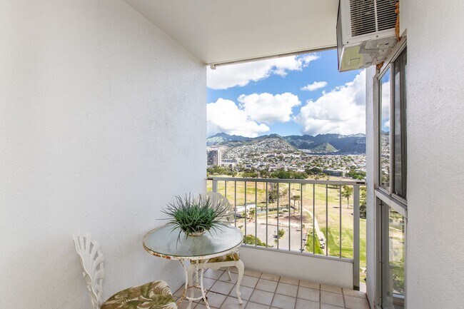 Building Photo - 2611 Ala Wai Blvd