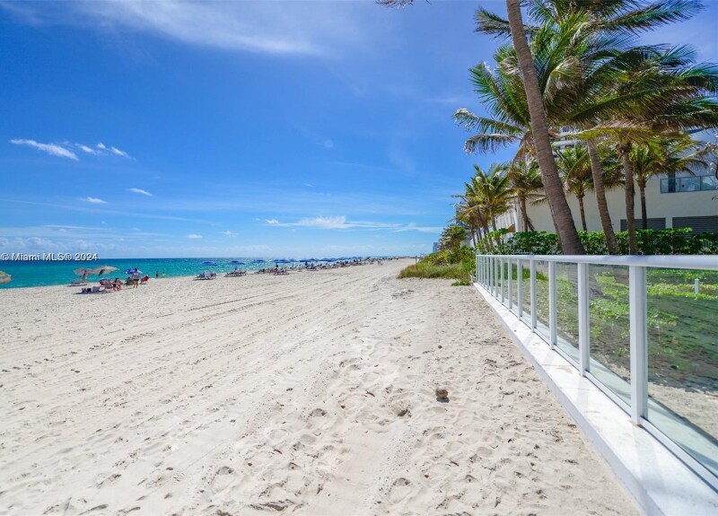 Building Photo - 3001 S Ocean Dr